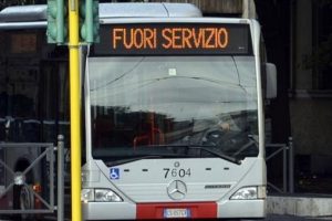 İtalya'da toplu taşıma çalışanları greve gitti