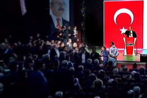 CHP İstanbul İl Kongresinde gerginlik