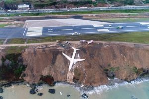 Pistten &ccedil;ıkan u&ccedil;ağın pilotu dehşet anlarını anlattı!