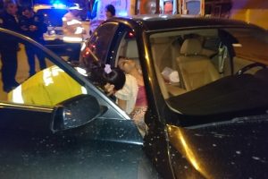 Alkol alan gen&ccedil; kız yarı baygın bulundu