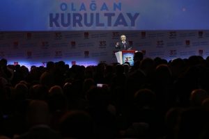 CHP'de g&ouml;zler b&uuml;y&uuml;k kurultayda