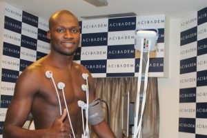 Bursaspor'un yeni transferi Moussa Sow sağlık kontrol&uuml;nden ge&ccedil;ti
