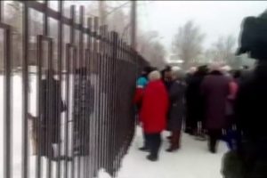 Rusya'da okul kan g&ouml;l&uuml;ne d&ouml;nd&uuml;: 15 yaralı!