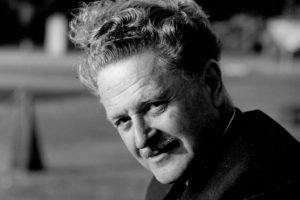 Nazım Hikmet, doğum g&uuml;n&uuml;nde karanfillerle anıldı