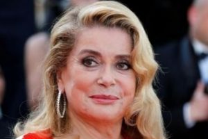 Deneuve cinsel şiddet mağdurlarından &ouml;z&uuml;r diledi