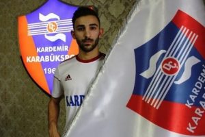 Karab&uuml;kspor'un yeni transferi imzayı attı