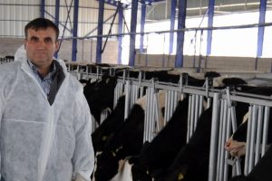 Bursa Yenişehir İznik S&uuml;t &Uuml;reticileri Birliği &uuml;yelerini umreye g&ouml;t&uuml;recek