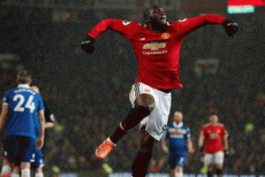 Manchester United fırsatı ka&ccedil;ırmadı