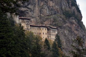 S&uuml;mela Manastırı'nı ABD askerleri yağmalamış