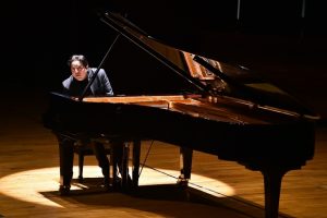 Fazıl Say "Atat&uuml;rk anısına" &ccedil;aldı