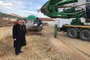 Bursa Gemlik'te Akşemseddin Camii ibadete a&ccedil;ılışa hazırlanıyor