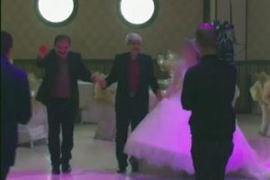 4 eşli 68 yaşındaki muhtar 19 yaşındaki kızla evlendi! Sözleri şok etti...