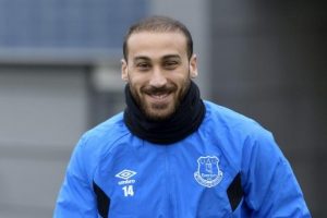 Cenk Tosun'a yeni takım arkadaşı Arsenal'den Theo Walcott