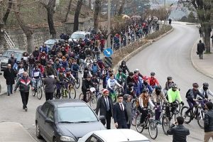 &Ouml;ğrenciler Karab&uuml;kspor i&ccedil;in pedal &ccedil;evirdi