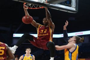 Galatasaray Odebank farklı yenildi