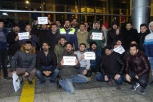 Eskişehir'de işitme engelli gen&ccedil;lerin sessiz protestosu