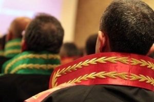 Hakim ve savcıya yardımcı geliyor