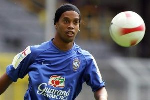 Efsane futbolcu Ronaldinho futbolu bıraktı