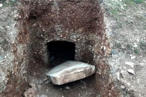 Ka&ccedil;ak kazıda Roma D&ouml;nemine ait oda mezar bulundu