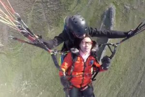 &Ccedil;inli turist g&ouml;ky&uuml;z&uuml;nde bayıldı