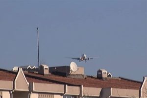 U&ccedil;aklar lodosta beşik gibi sallandı