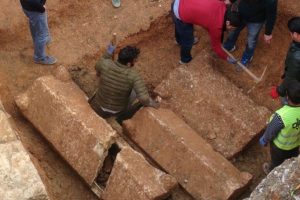 Kazıda bulunan lahitler boş &ccedil;ıktı