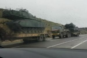 Suriye sınırına sevkıyat s&uuml;r&uuml;yor