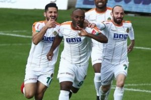 Vagner Love transferinde ısrar ediyorlar!