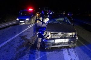 Otomobil ikiye b&ouml;l&uuml;nd&uuml;: 7 yaralı
