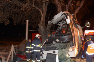 Bursa'ya geziye giden yolcuları taşıyan otobüs kaza yaptı: Çok sayıda ölü ve yaralı var
