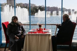 87'lik &ccedil;ifte 70'inci evlilik yıl d&ouml;n&uuml;m&uuml; s&uuml;rprizi