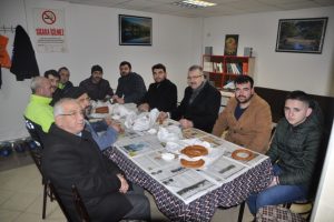 Bursa'nın Karacabey Belediye Başkanı &Ouml;zkan, T&uuml;rkiye Gen&ccedil;lik Vakfı &uuml;yeleriyle buluştu