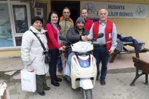 Bursa'da engelli vatandaşa anlamlı hediye