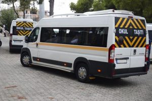 MEB'den okul servislerine 15 dakika kuralı