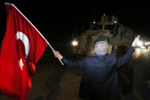 K&ouml;yl&uuml;ler askerleri b&ouml;yle uğurladı
