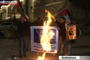 ABD Başkan Yardımcısını b&ouml;yle protesto ettiler