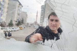 &Uuml;nl&uuml; meteorolog İstanbulluları uyardı! Kar i&ccedil;in tarih verdi