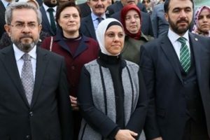 CHP'li vekillere "FET&Ouml; duruşmalarını da izleyin" &ccedil;ağrısı