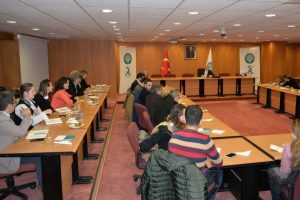 Bursa Uludağ &Uuml;niversitesi rekt&ouml;r&uuml; Yusuf Ulcay: &Ouml;ğrenci sekt&ouml;re girdiği zaman zorlanıyor
