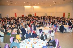Bursa Gemlik belediyesi taşeron iş&ccedil;ilerle yemekte buluştu