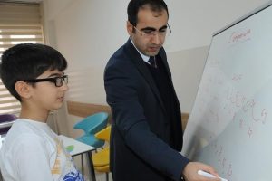 Kağıt ve kalem kullanmadan d&ouml;rt işlem yapıyor