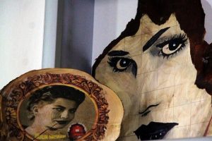 Kurumuş kayısı ağa&ccedil;larını sanata d&ouml;n&uuml;şt&uuml;r&uuml;yor