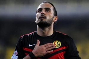 Eskişehirspor'da Erkan Zengin ayrıldı