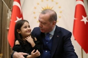 Erdoğan o minik hayranıyla bir araya geldi