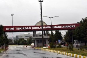 Pilot, apronda sigara i&ccedil;en yolcunun u&ccedil;uşunu iptal ettirdi
