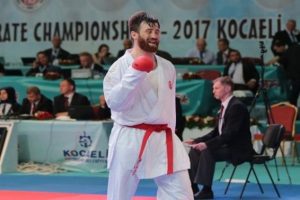 Milli karateci Enes Erkan gen&ccedil; sporcularla buluştu