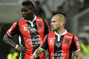 Sneijder'dan sonra Balotelli de gidiyor