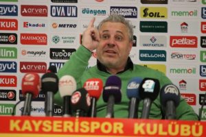 Sumudica'dan C&uuml;neyt &Ccedil;akır'a tepki