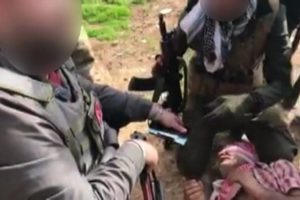 YPG'li ter&ouml;ristler bir bir teslim alınıyor