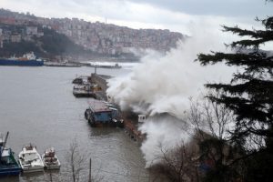 T&uuml;rkiye'nin d&ouml;rt bir yanında fırtına alarmı